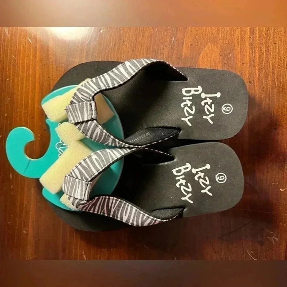 Toddler Size 9 Zebra Itzy Bitzy Flip-Flops - Picture 4 of 6